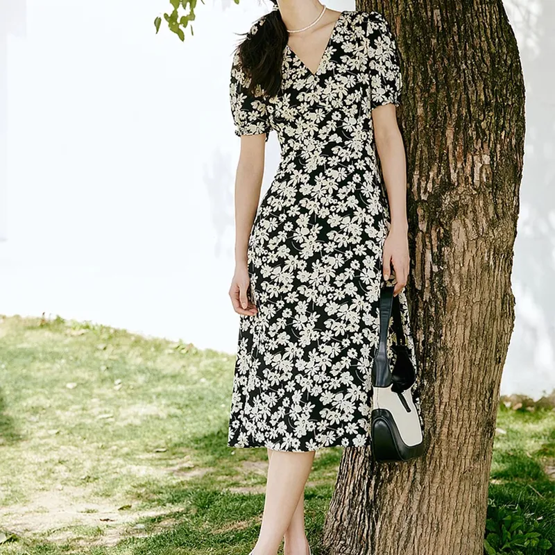Mapping Short-Sleeved Dresses Women's Black Background With Flowers-5