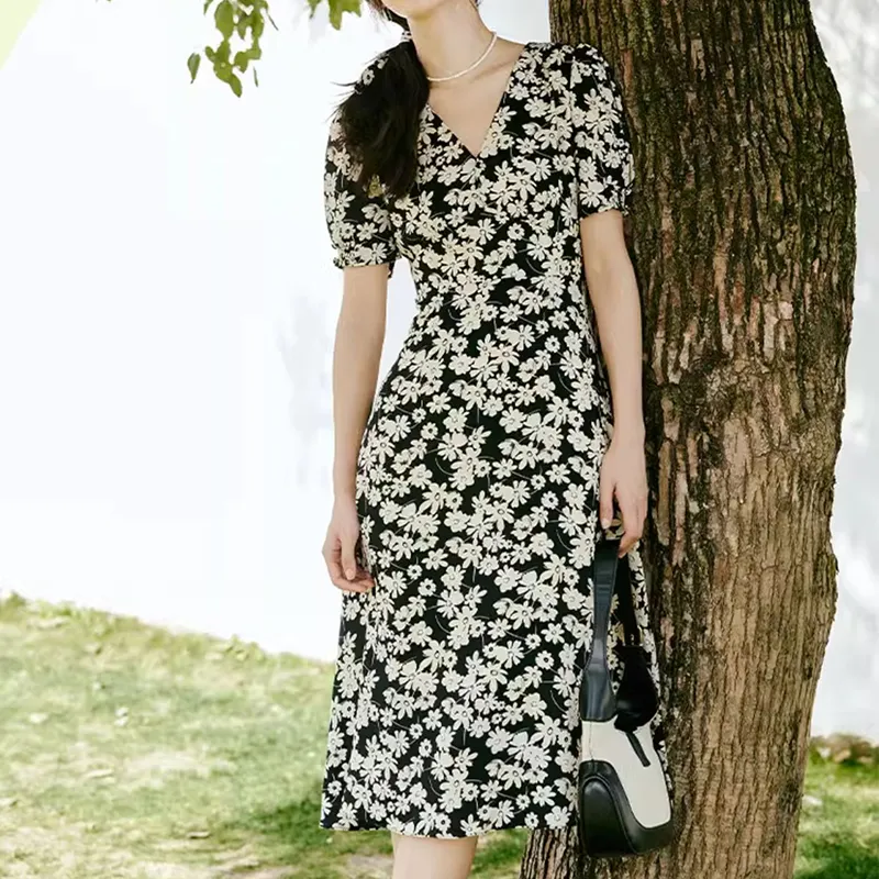 Mapping Short-Sleeved Dresses Women's Black Background With Flowers-3