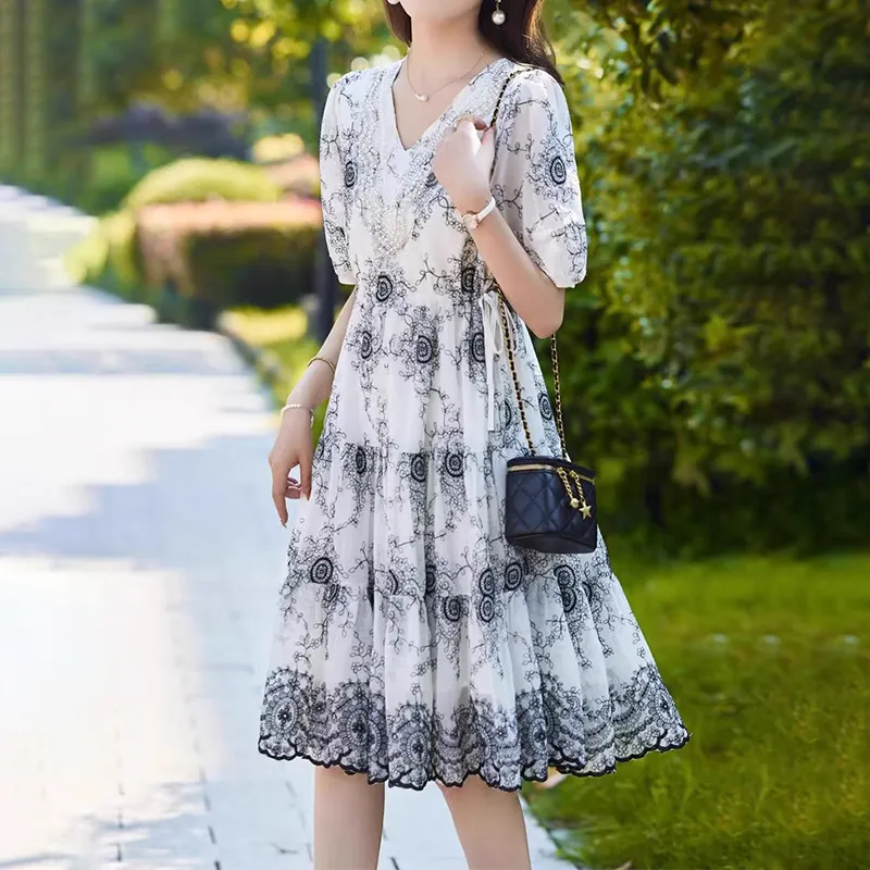 Mapping Short-Sleeved Dresses Women's White Base Black Floral-5