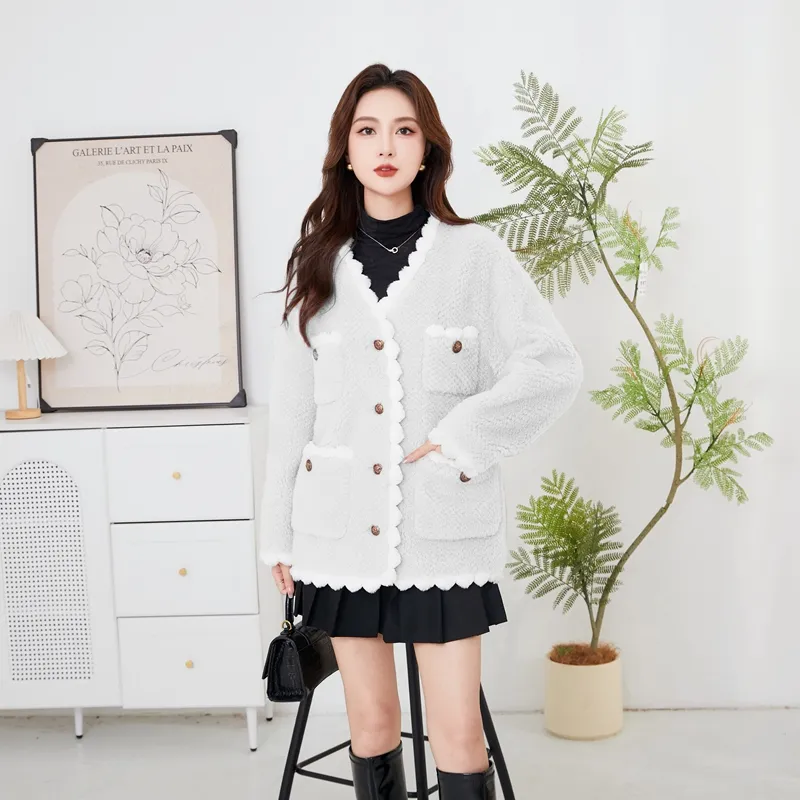 KAISER Furs Women's-10