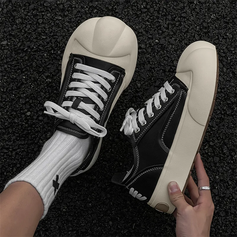 PAVEA Anti Slip Wear Resistant Low Top Skateboard Shoes Unisex-1