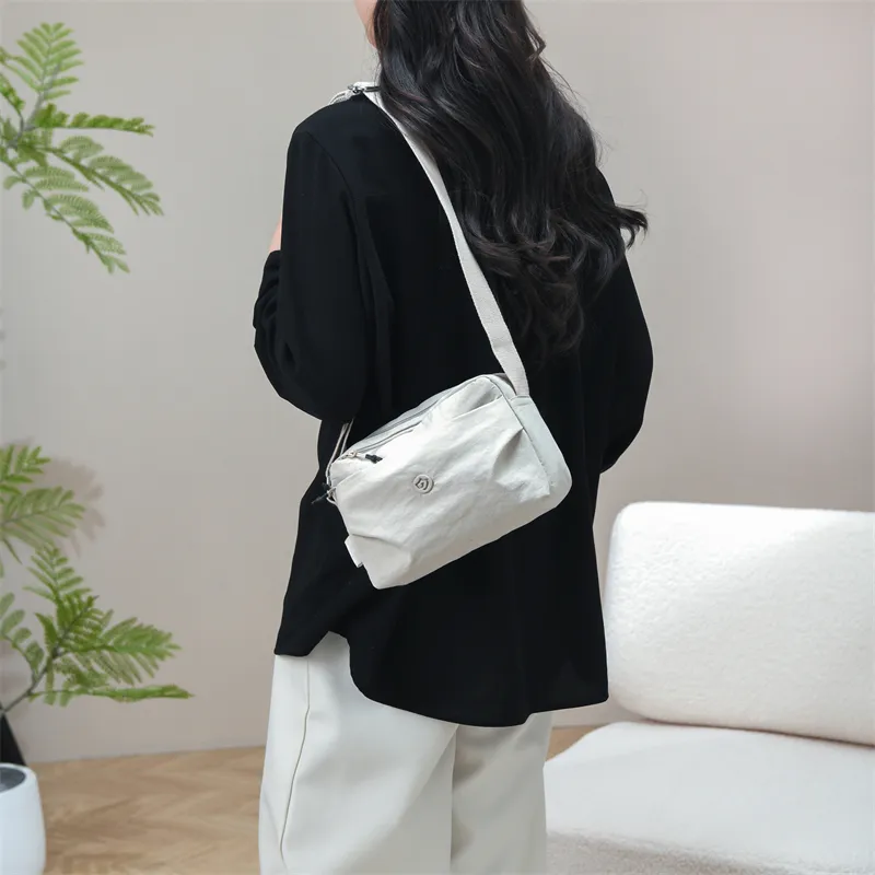 Gerlanx Nylon Fabric Shoulder Bag Trumpets Women's Multicolor-14