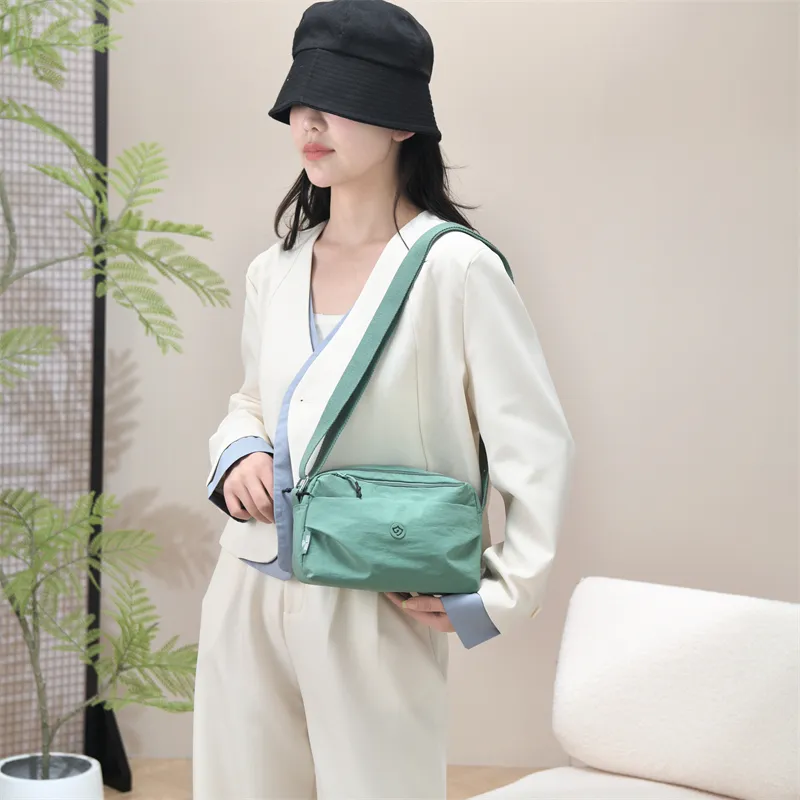 Gerlanx Nylon Fabric Shoulder Bag Trumpets Women's Multicolor-7