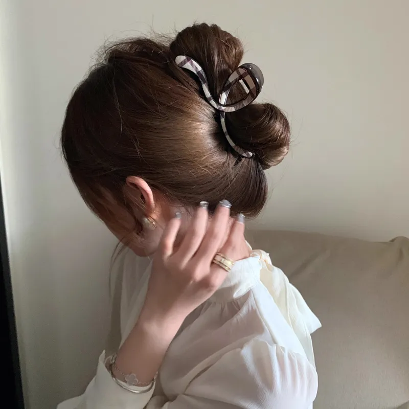 Peach Tea Acrylic Hair Clips Women's-8