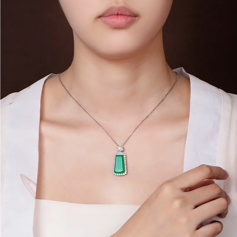 Diamond International Chalcedony Necklaces Unisex-3