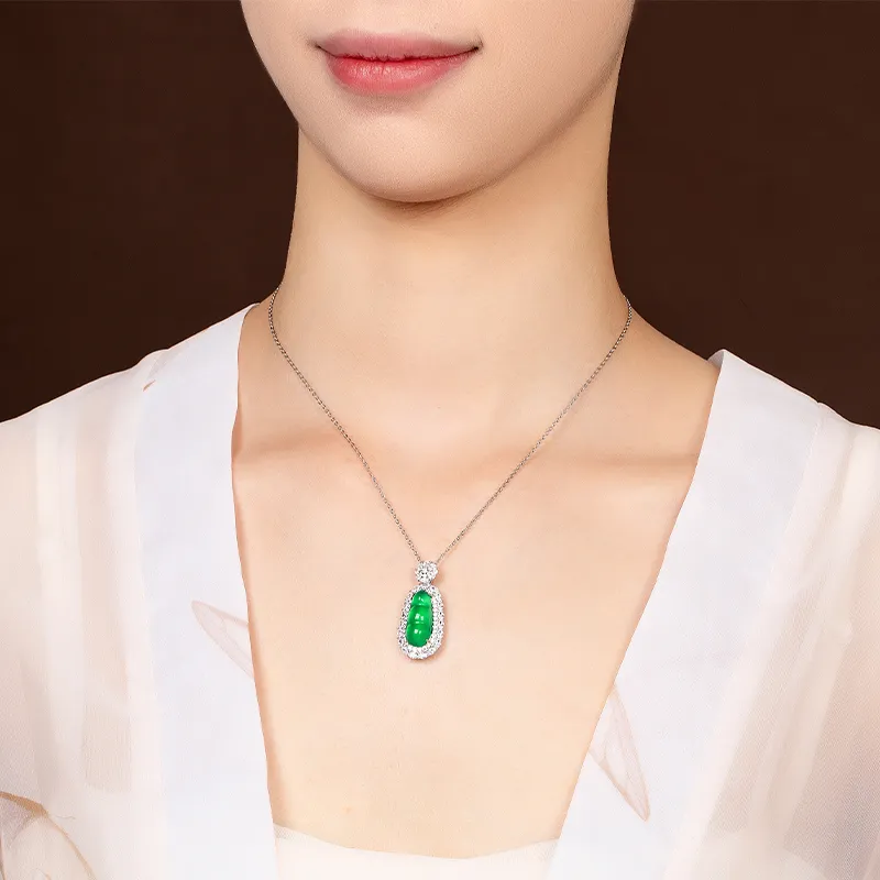 Diamond International Chalcedony Necklaces Unisex-4