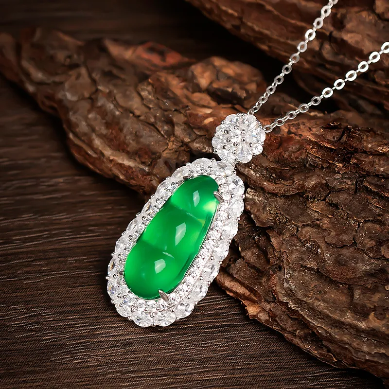 Diamond International Chalcedony Necklaces Unisex-2
