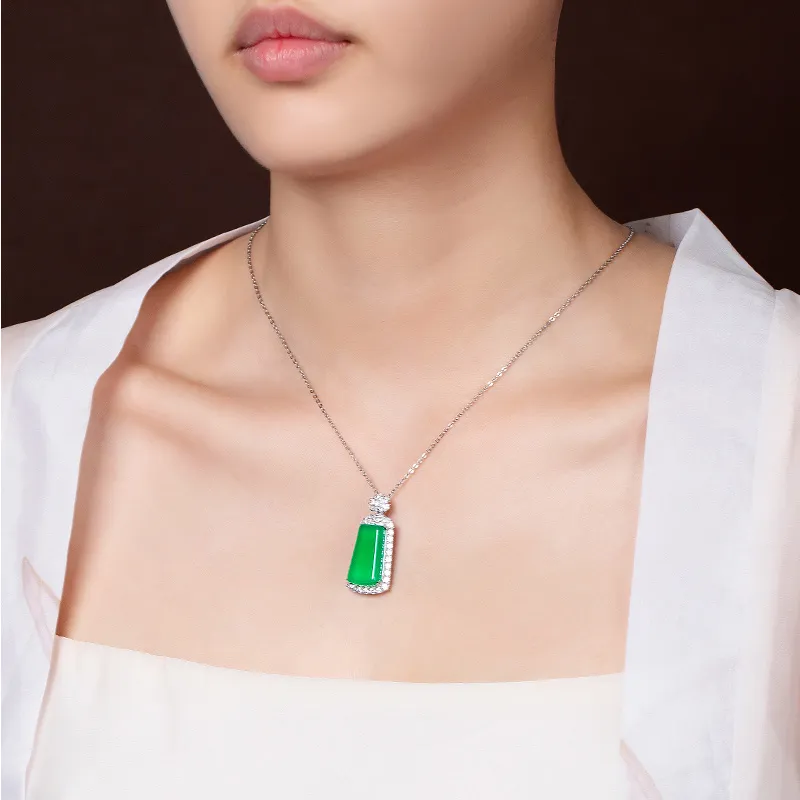 Diamond International Chalcedony Necklaces Unisex-4