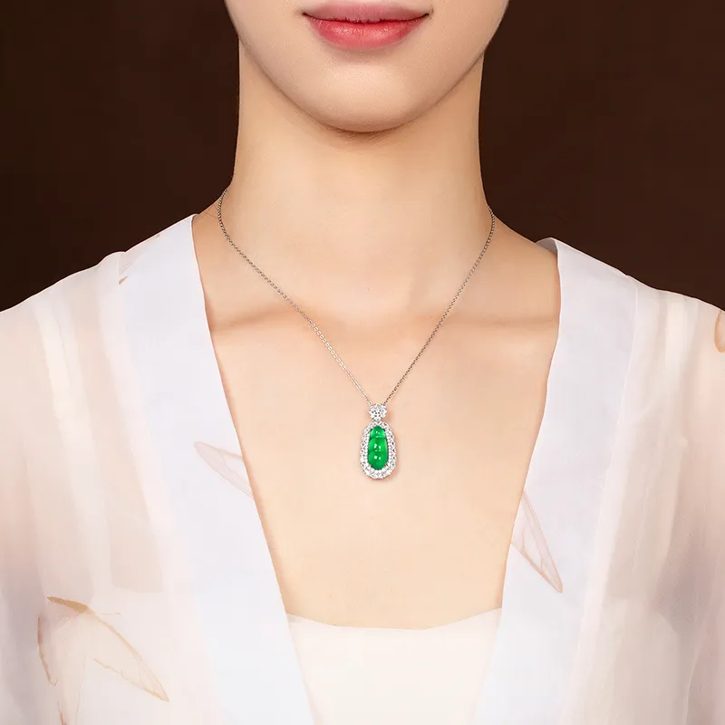 Diamond International Chalcedony Necklaces Unisex-3