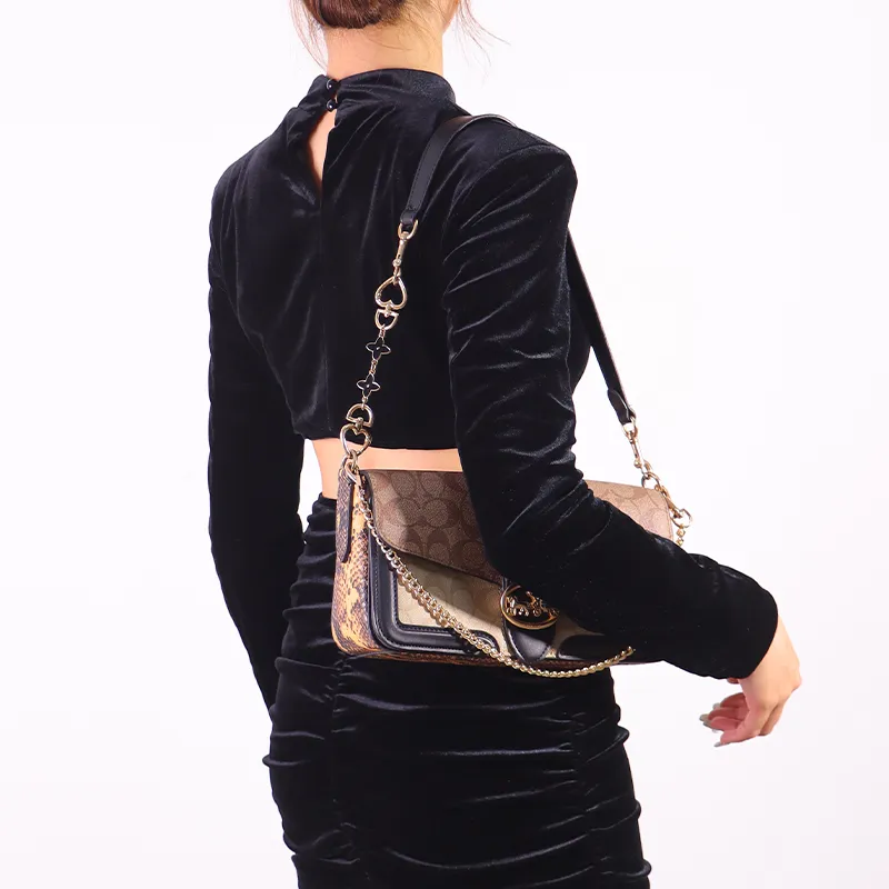 Gloya Metal Bag Accessory Women's Gold Tone-7