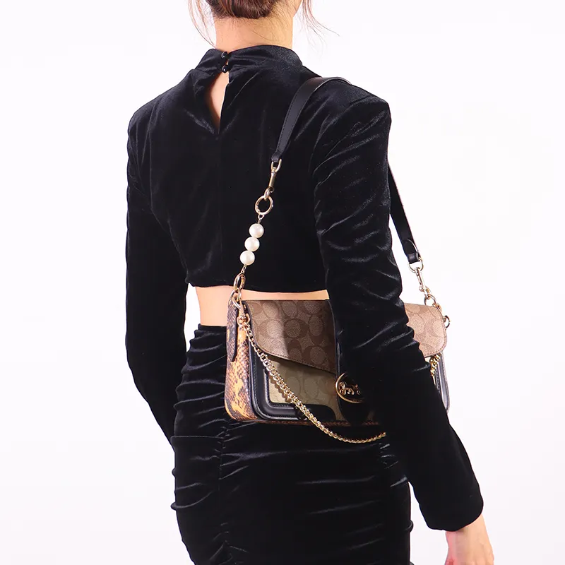 Gloya Metal Bag Accessory Women's Gold Tone-15