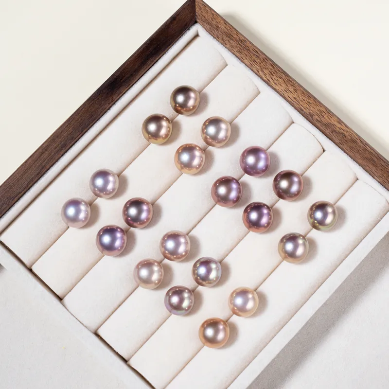 AKOYA Freshwater Pearl Stud Earrings Unisex-1