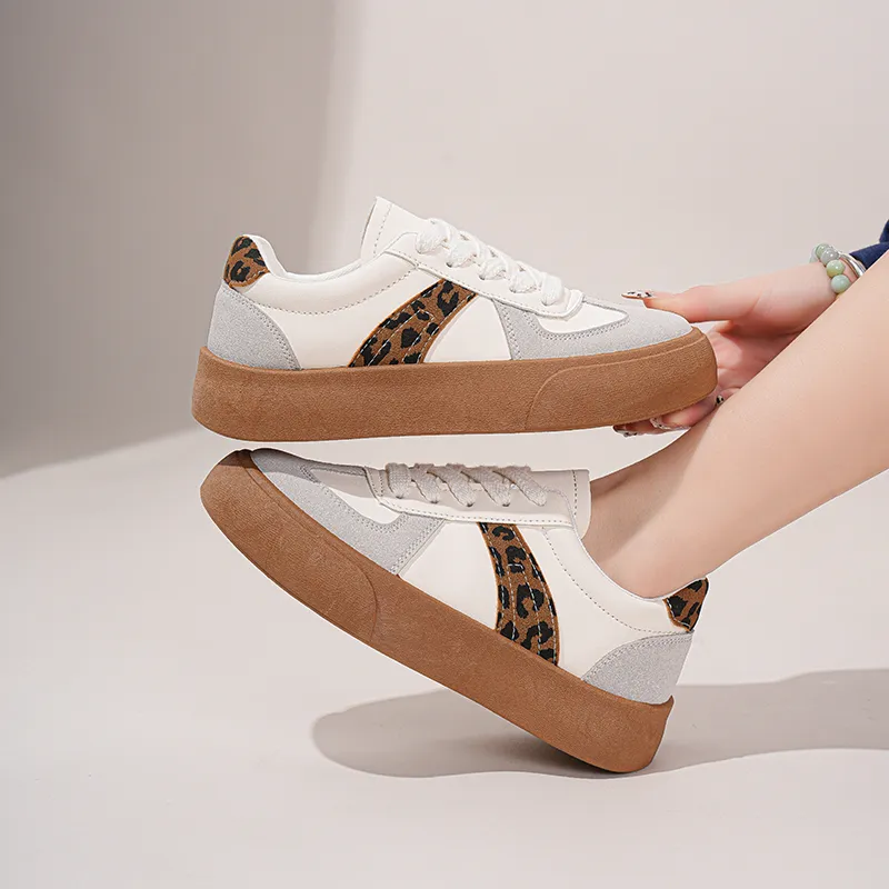 EASTERN CAMEL Low Top Skateboard Shoes Women's-8