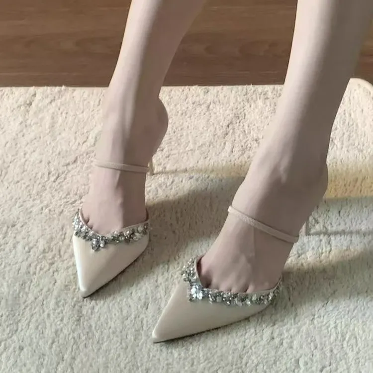 Xingdiman Wrap toe Slippers Women's Ivory-3