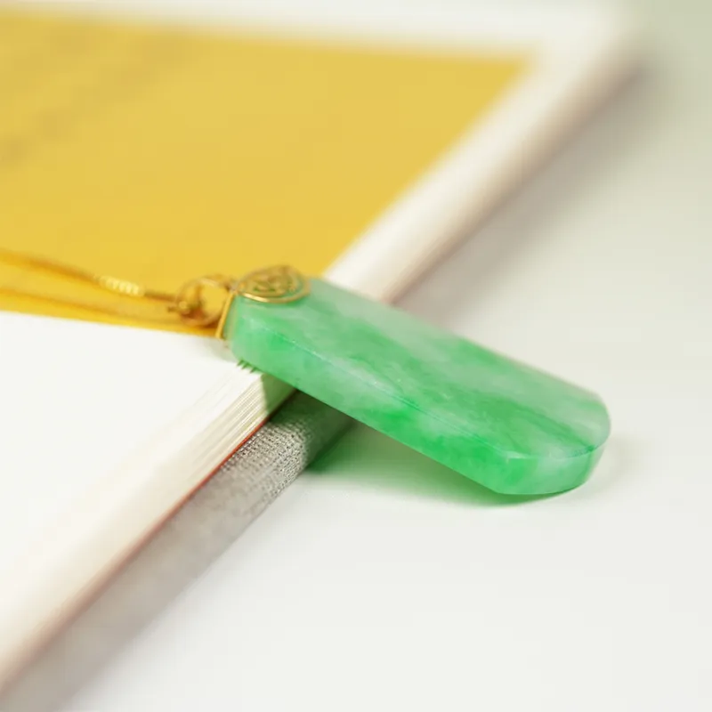 Clear Snow Glutinous Jade Necklaces Unisex-5