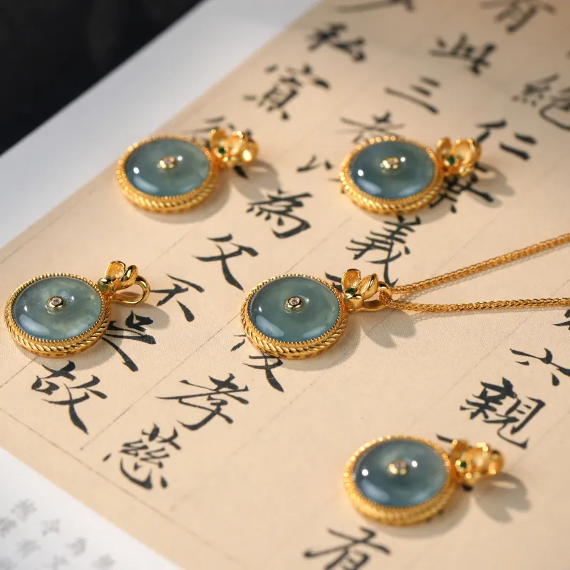 Clear Snow Ice Glutinous Necklaces Unisex-4
