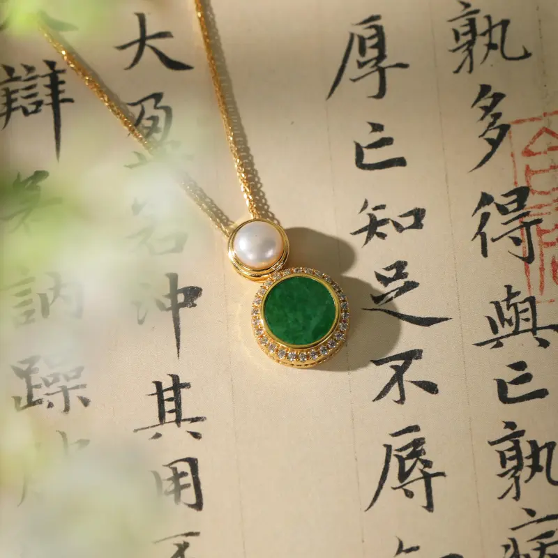 Clear Snow Glutinous Jade Necklaces Unisex-2