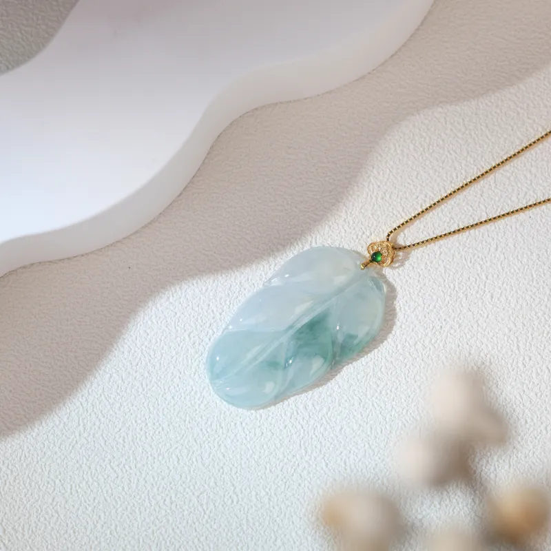 Clear Snow Ice Glutinous Women's Necklace Unisex-2