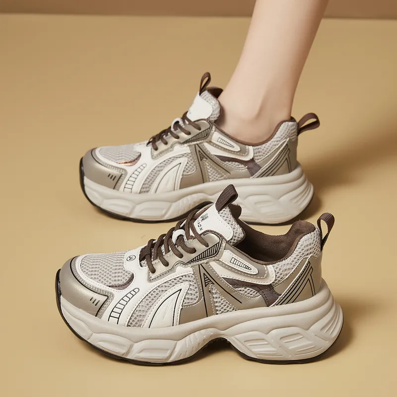 Bull Charm Abrasion Resistant Low Top Chunky Sneakers Women's-11