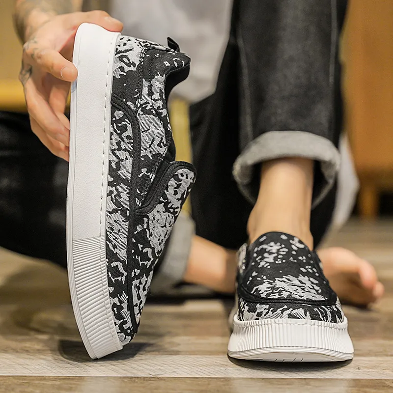 Bull Charm Low-Top Canvas Shoes Men's-15