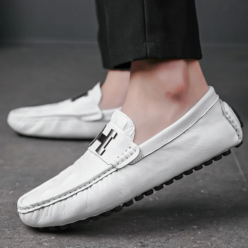 Bull charm Gommino Loafers Men Black/White/Gray/Blue-4