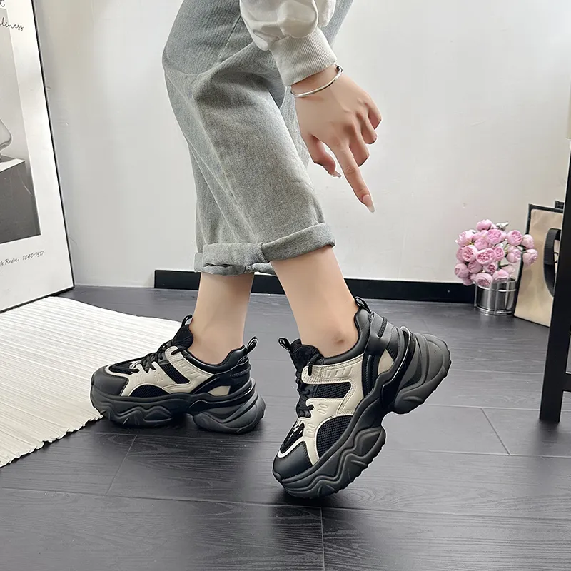 Bull Charm Low-Top Chunky Sneakers Women's-8