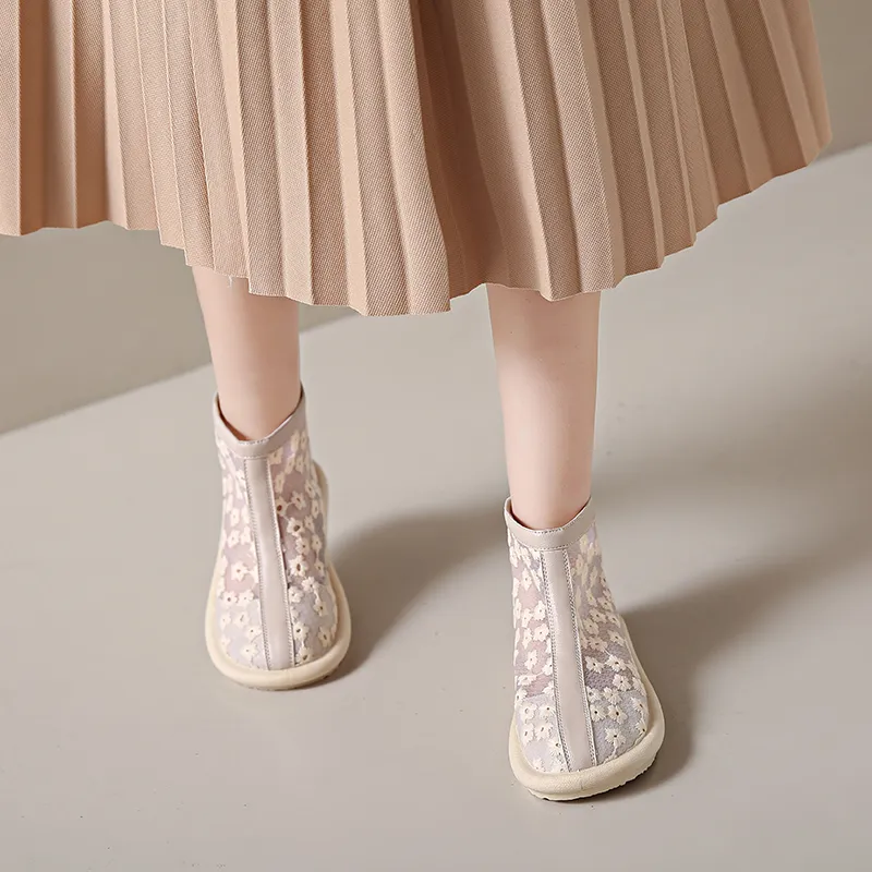 Bull charm Ankle Boots Women's White/Apricot-8