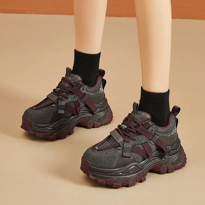 Bull Charm Abrasion Resistant Low Top Chunky Sneakers Women's-4