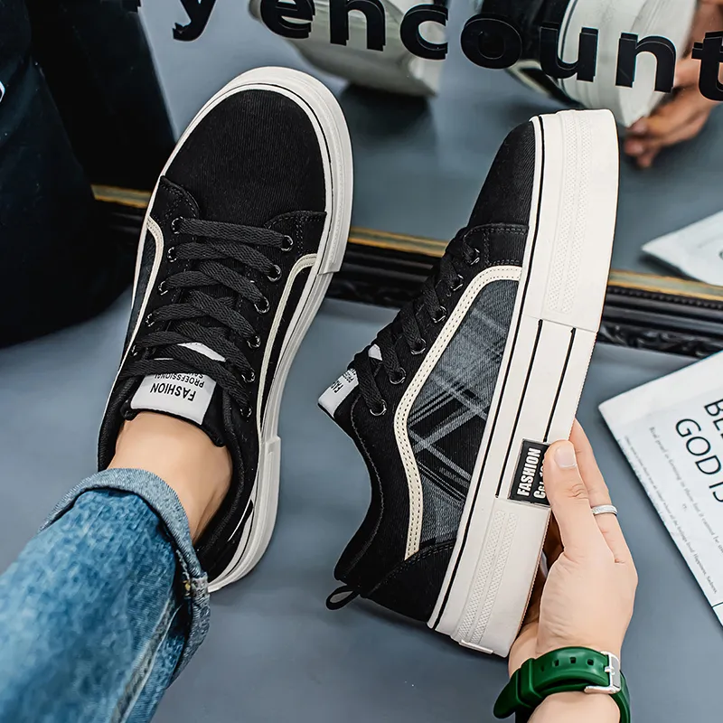 Bull Charm Skateboard Shoes Men's-8