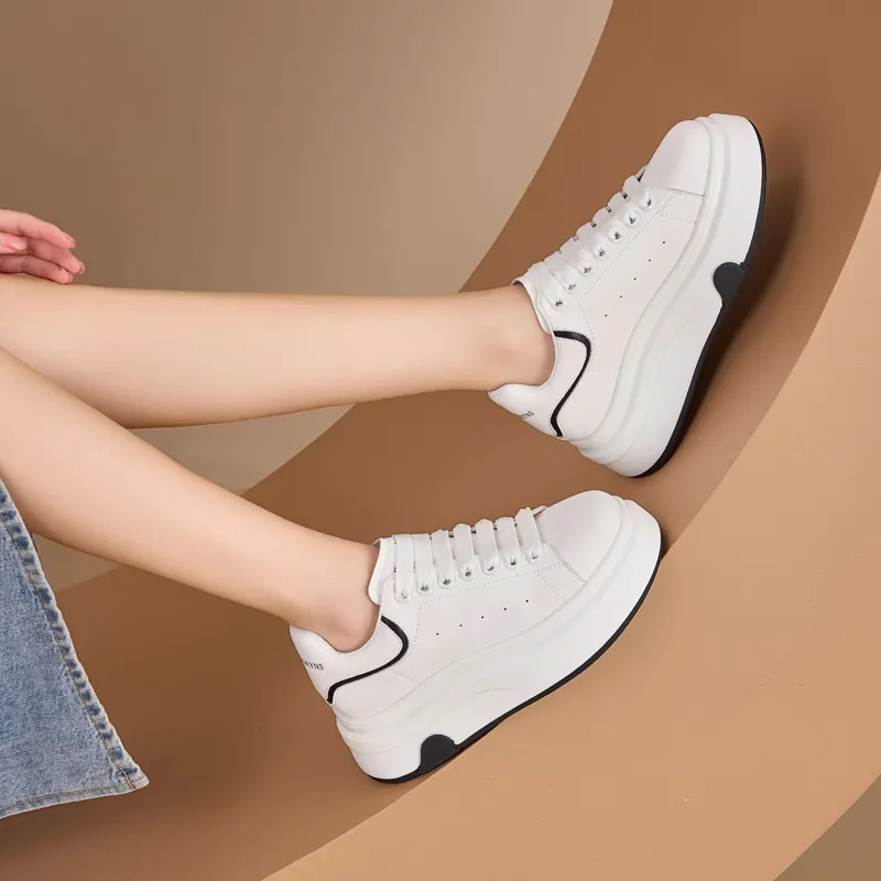 Bull Charm Low-Top Skateboard Shoes Women's-5