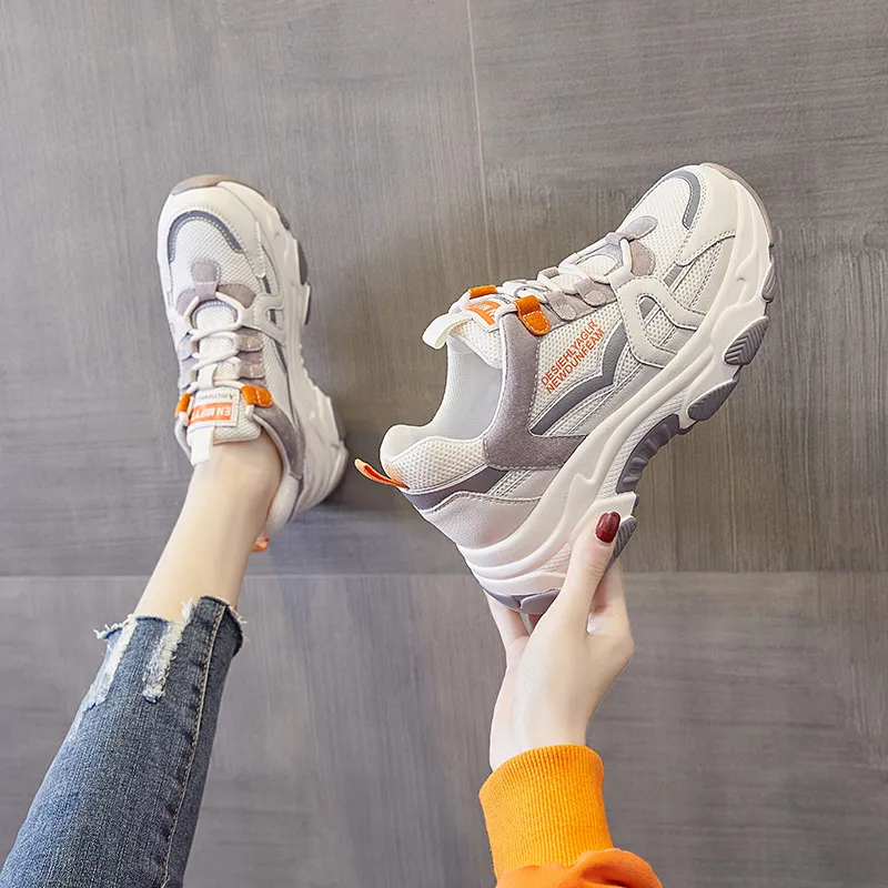 Bull Charm Abrasion Resistant Low Top Chunky Sneakers Women's-7
