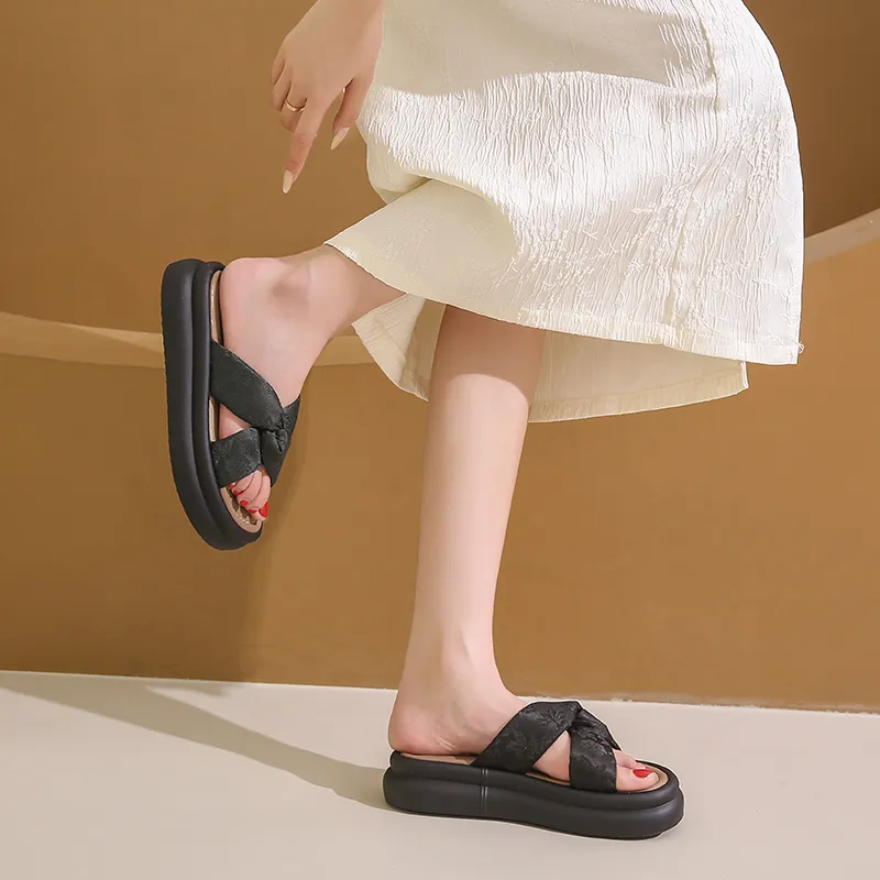 Bull Charm Rubber Sole Stitching Abrasion-Resistant Slide Slippers Women's-1