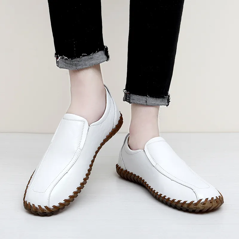 Bull charm Gommino Loafers Men Black/White/Brown-4