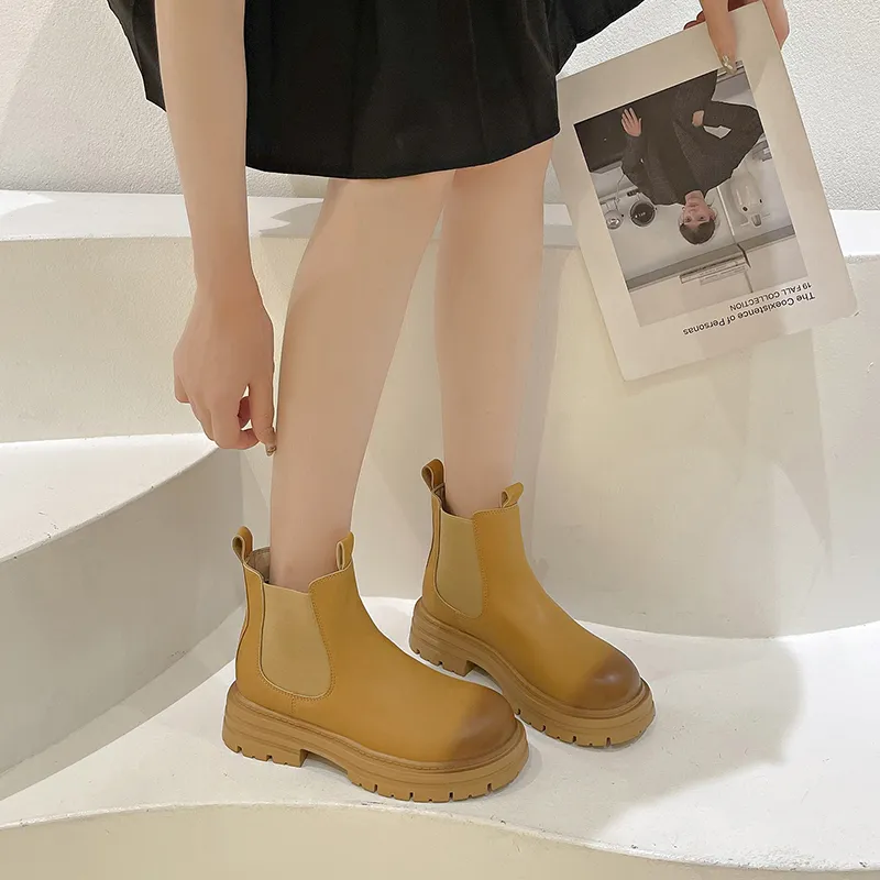 Bull Charm Short Chelsea Boots Women's-14