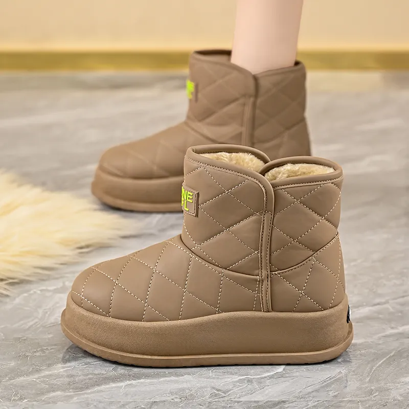 Bull Charm Abrasion Resistant Short Snow Boots Women's-5