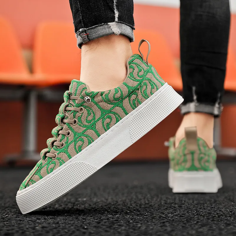Bull Charm Low-Top Skateboard Shoes Men's-8