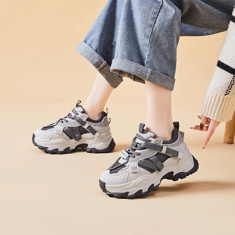 Bull Charm Abrasion Resistant Low Top Chunky Sneakers Women's-3