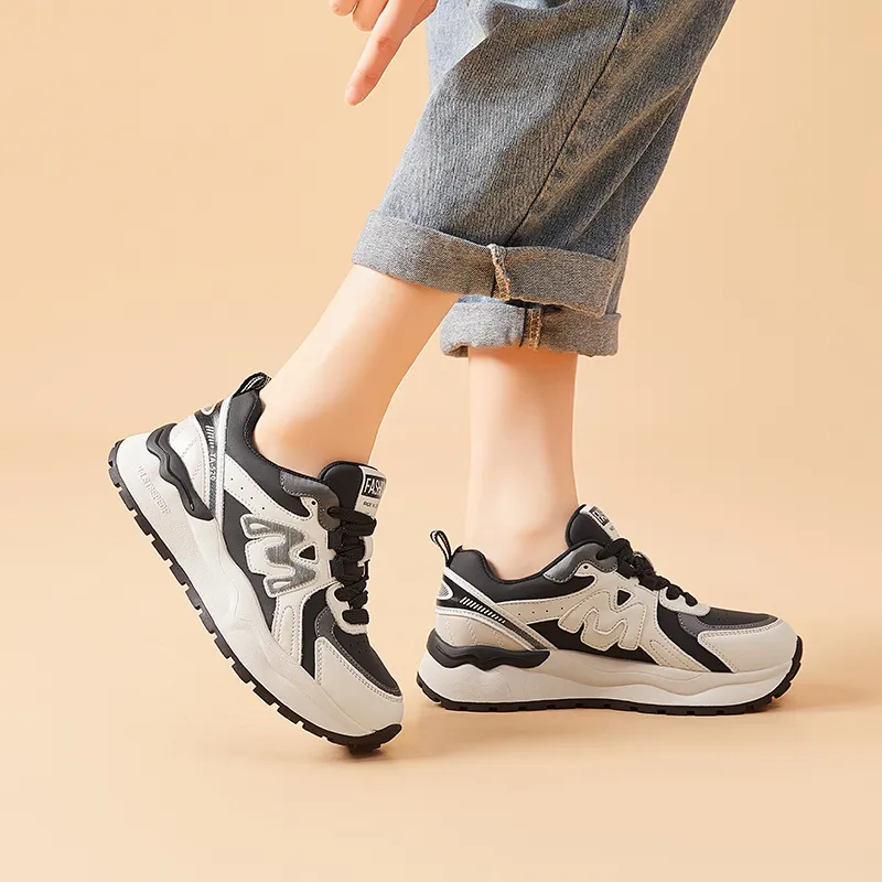Bull Charm Abrasion Resistant Slip Resistant Low Top Chunky Sneakers Women's-4