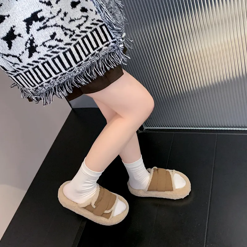 Bull Charm Abrasion-Resistant Slide Slippers Women's-9