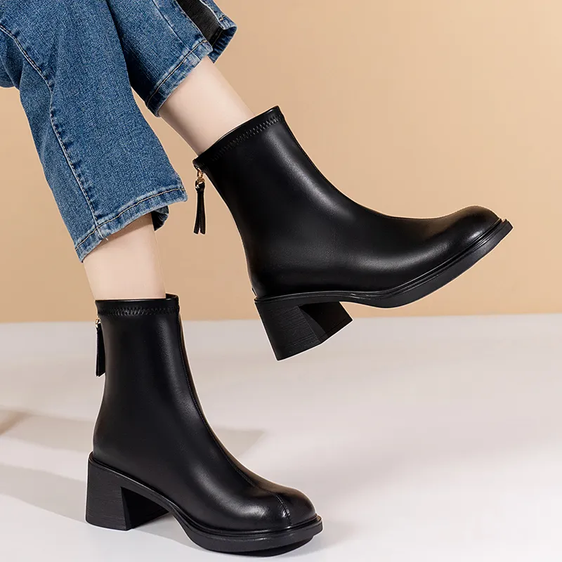 Bull Charm Short Chelsea Boots Women's-2