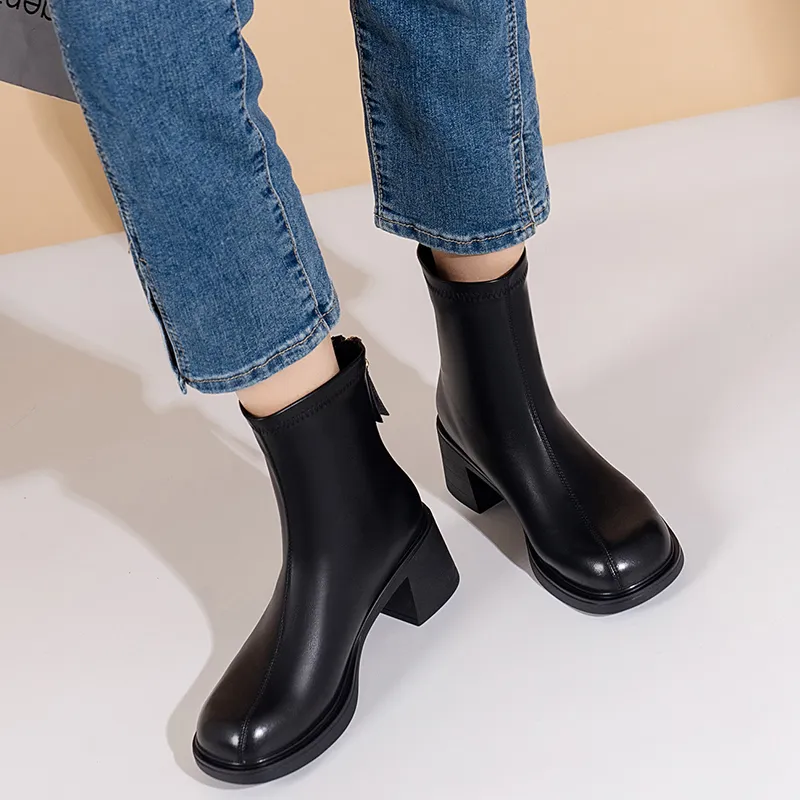 Bull Charm Short Chelsea Boots Women's-4
