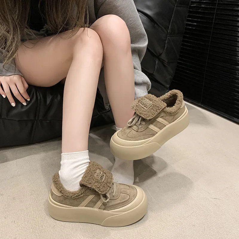 Bull Charm Abrasion Resistant Low Top Skateboard Shoes Unisex-7