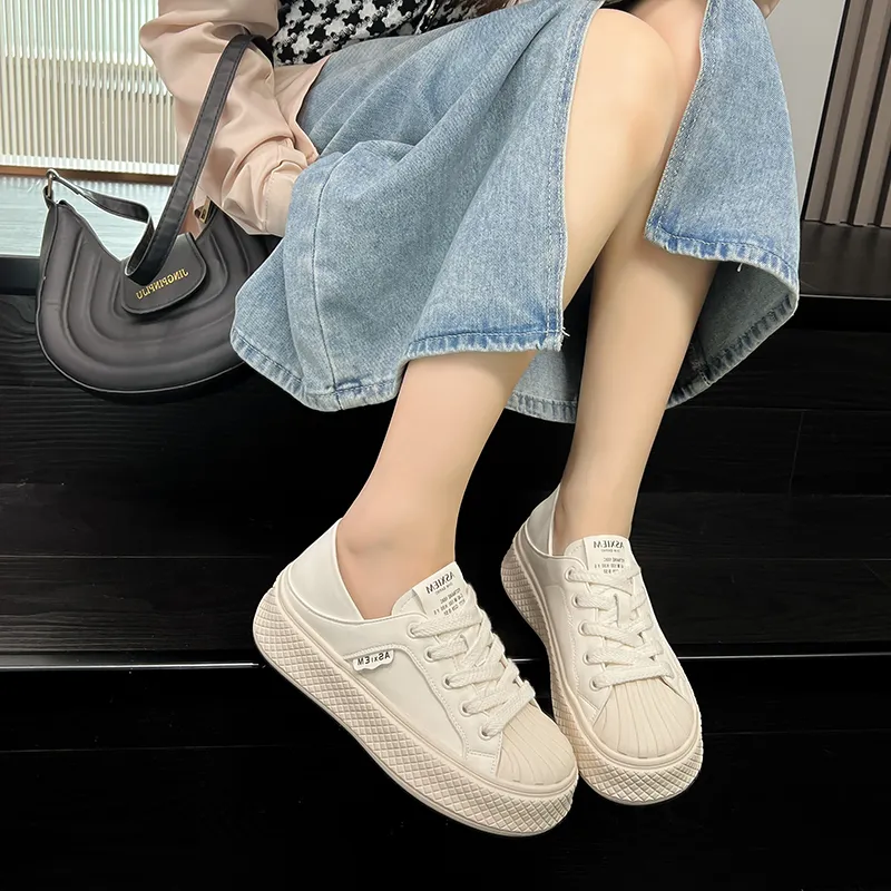 Bull Charm Low-Top Skateboard Shoes Women's-1