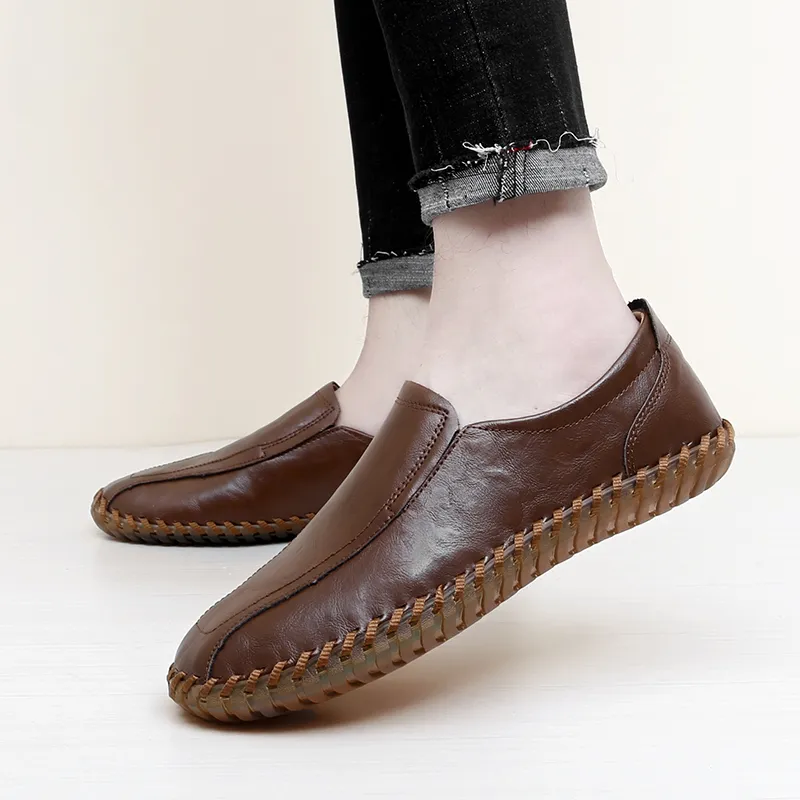 Bull charm Gommino Loafers Men Black/White/Brown-17