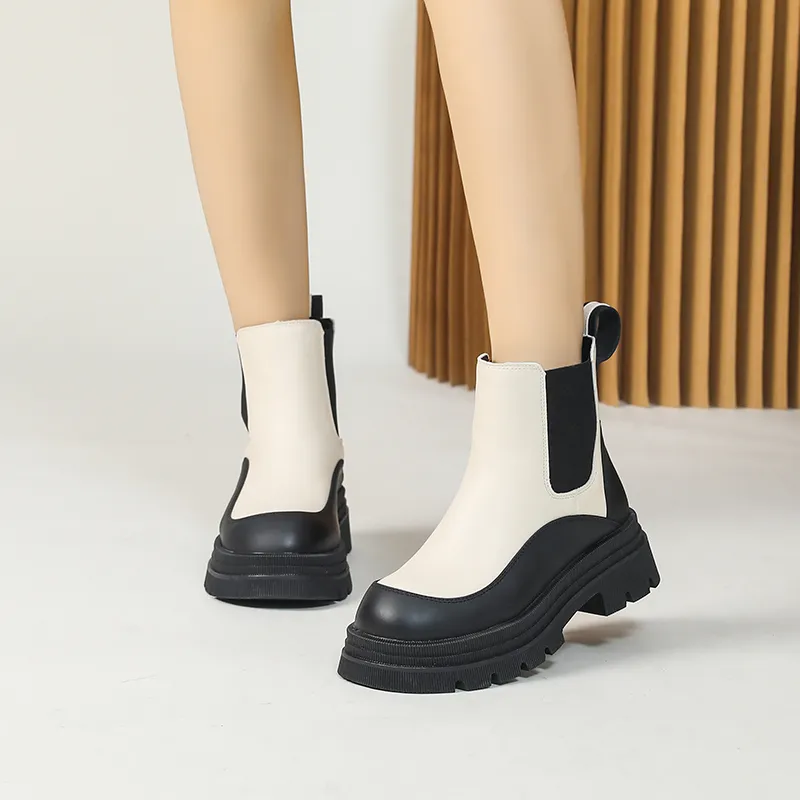 Bull Charm Crew Chelsea Boots Women's-8