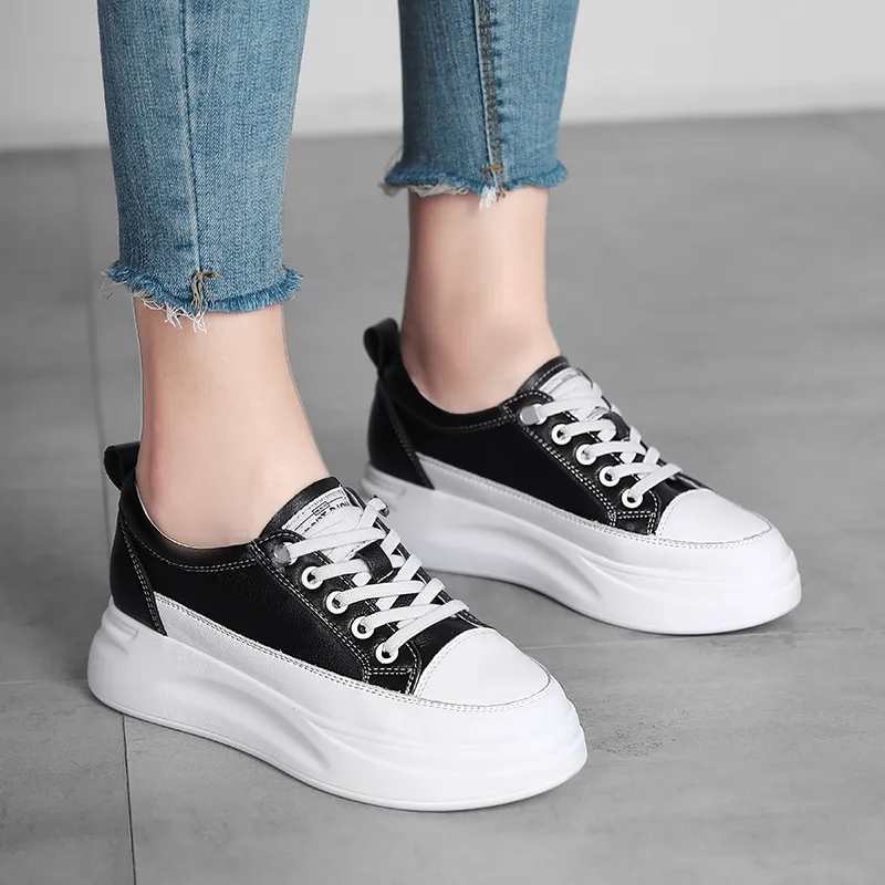Bull Charm Abrasion Resistant Low Top Skateboard Shoes Women's-1