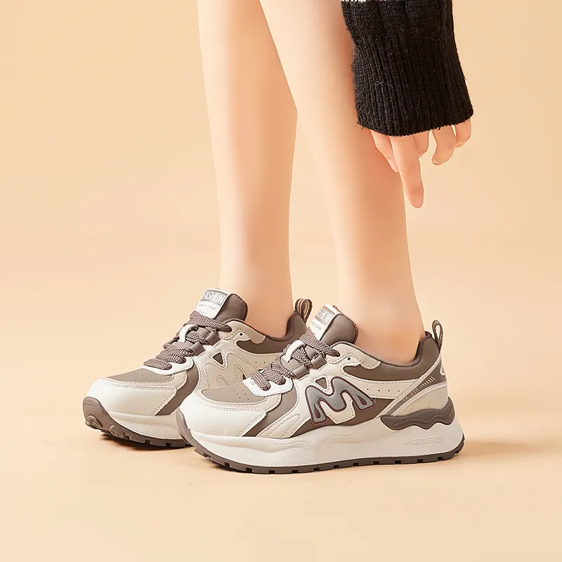 Bull Charm Abrasion Resistant Slip Resistant Low Top Chunky Sneakers Women's-9