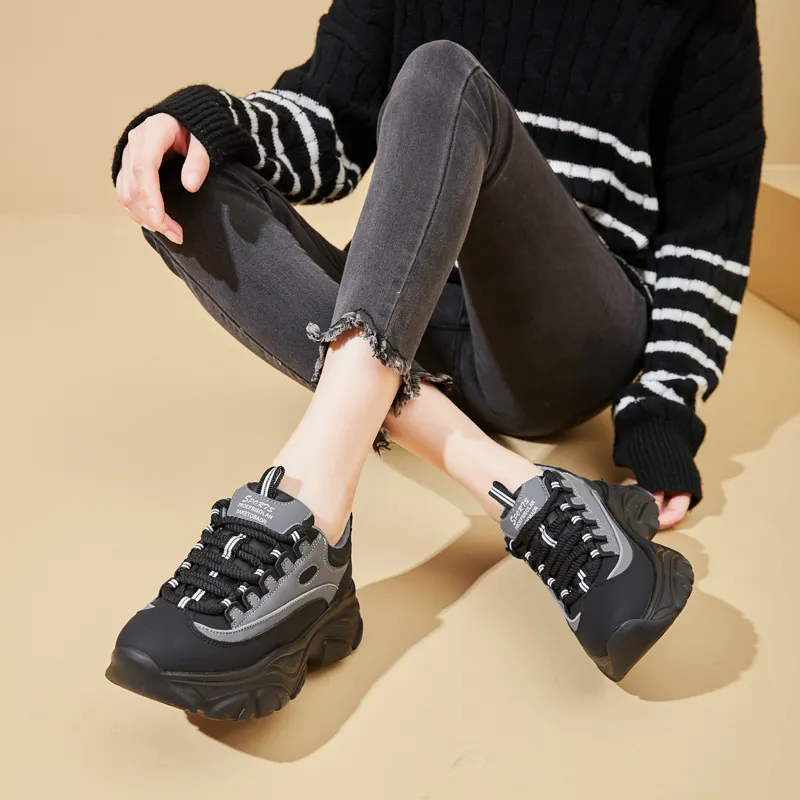 Bull Charm Abrasion Resistant Slip Resistant Low Top Chunky Sneakers Women's-11