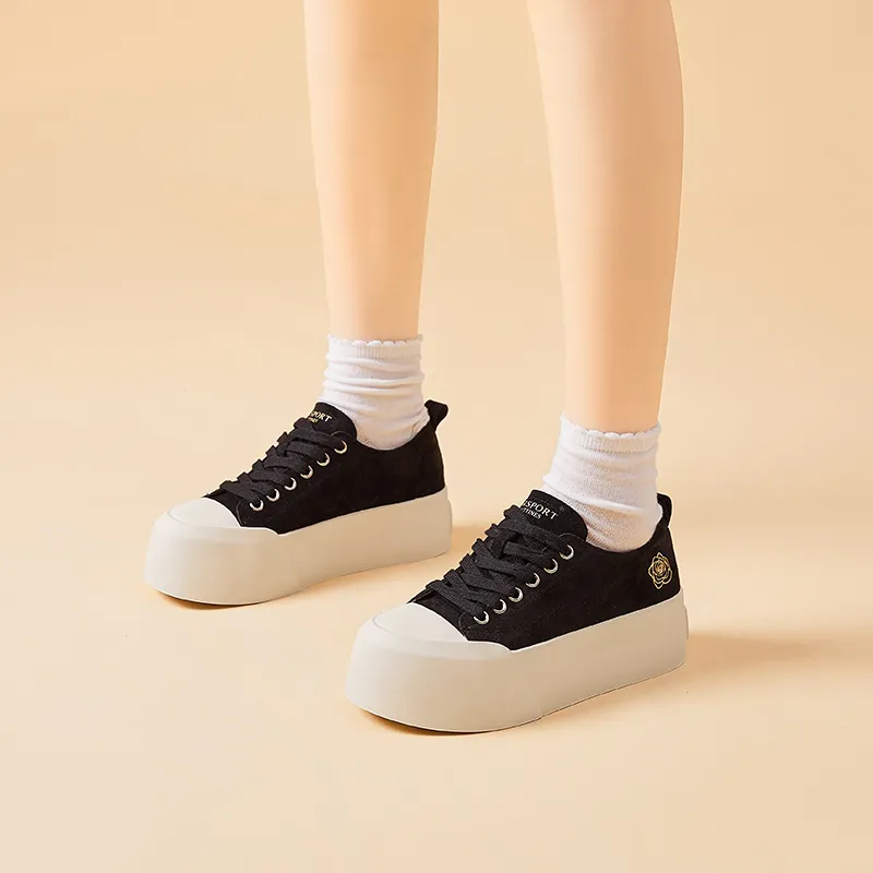 Bull Charm Low Top Canvas Shoes Women's Black-1