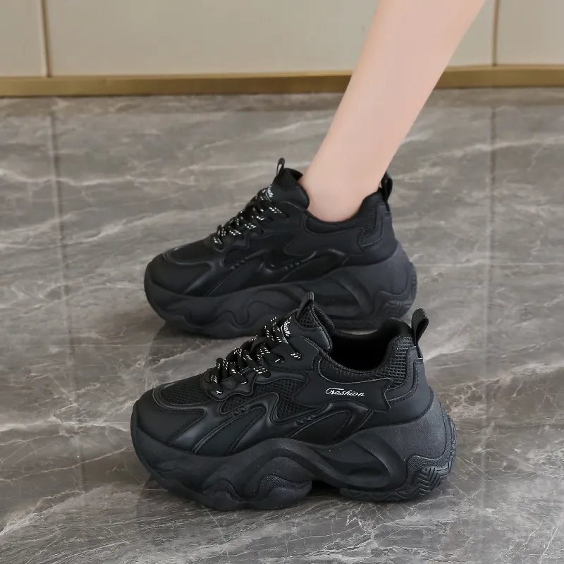 Bull Charm Abrasion-Resistant Slip-Resistant Low-Top Chunky Sneakers Women's-9